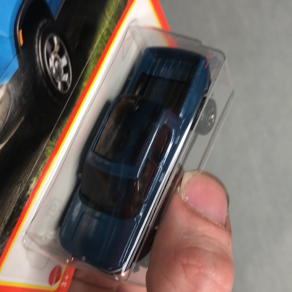 Rivian R1T - Picture 5 of 7